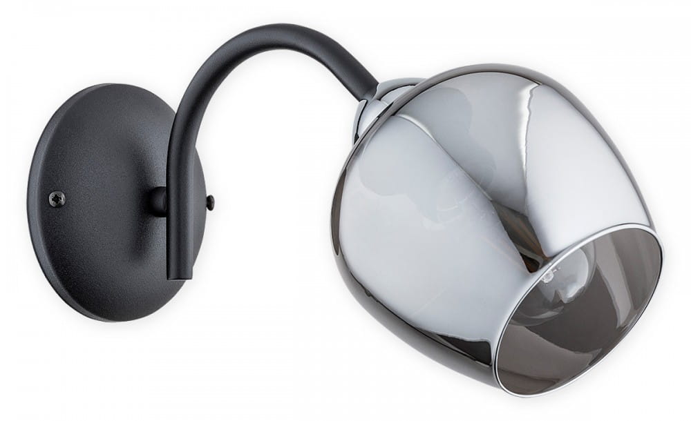 Kinkiet Katla 1-punktowy w kolorze czarnym i grafitowym. Owalny, matowy uchwyt ścienny z metalowym, błyszczącym kloszem w kształcie stożka. Produkt zamontowany na ścianie, z delikatnym wygięciem ramienia. Idealny do nowoczesnych wnętrz.