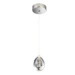 Lampa wisząca Huelto LED jedno-punktowa w kolorze chromu, w kształcie jajka, zawieszona na cienkim przewodzie. Szklana klosz z drobnymi bąbelkami, umieszczona na metalowej podstawie. Tło proste, białe.