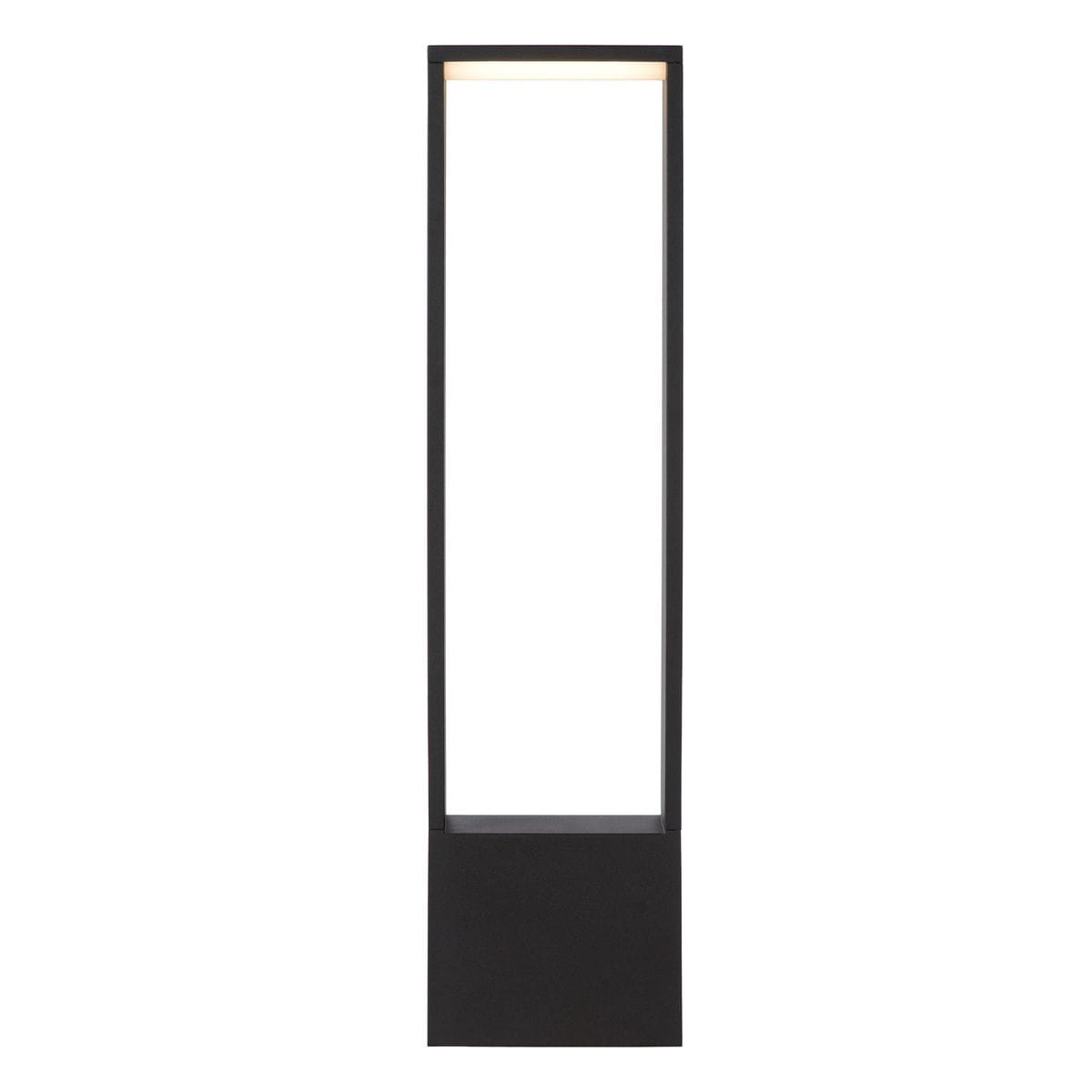 Lampa ogrodowa Goa LED H60 w kolorze czarnym, stojąca, o prostokątnym kształcie z minimalistycznym designem. Źródło światła umieszczone w górnej części, podstawa kwadratowa. Idealna do oświetlenia przestrzeni zewnętrznych.