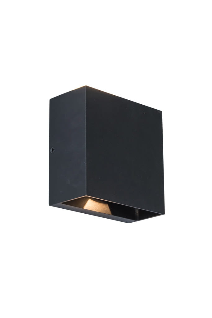 Czarny kinkiet elewacyjny Gemini Beams LED, regulowany, w formie prostokątnej z krawędziami, umieszczony w pozycji wiszącej. Wnętrze lampy ma złotą barwę, co podkreśla efekt świetlny. Idealny do oświetlenia elewacji budynków.