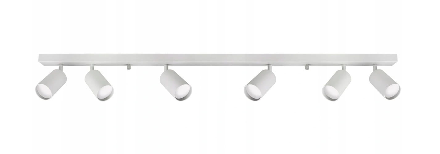 Biała lampa sufitowa (spot) 6-punktowa, zamontowana na prostokątnej, metalowej listwie. Ujęcie frontalne, widoczne sześć cylindrycznych kloszy, skierowanych w różne strony, o matowej fakturze. Prosty design, idealna do nowoczesnych wnętrz.