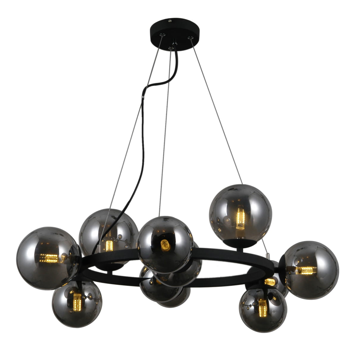 Czarna lampa wisząca Montora z 11 kulistymi kloszami o lustrzanej powierzchni, zawieszona na cienkich linkach. Klosze mają widoczne źródła światła, a całość jest zamocowana do sufitowej podstawy. Idealna do nowoczesnych wnętrz.