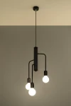 Lampa wisząca Duomo 3M w kolorze czarnym, z trzema źródłami światła. Posiada prostą, cylindryczną konstrukcję z metalowymi ramionami. Ujęcie z dołu, zawieszona na cienkim przewodzie, na tle szaro-beżowym.