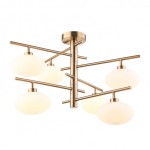 Lampa wisząca Fiorenzo 6-punktowa, złota, z sześcioma szklanymi kloszami w kształcie kul. Konstrukcja z metalowych rur w formie rozgałęzienia, montowana sufitowo. Klosze w białym kolorze, emitujące miękkie światło.