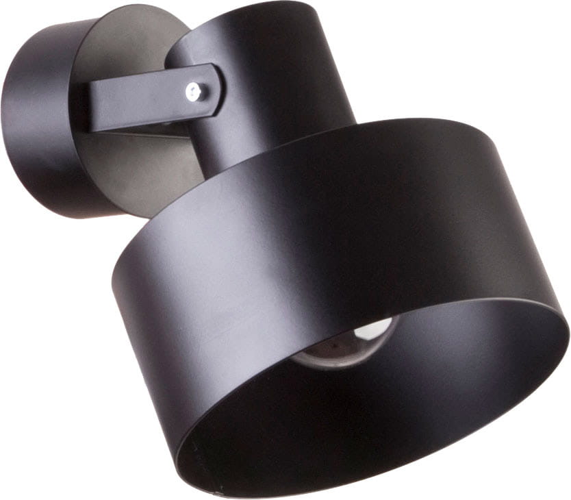 Kinkiet Rif Plus 1-punktowy w kolorze czarnym, z okrągłą podstawą i szerokim kloszem, zamontowany na ścianie. Klosz ma matową powierzchnię i skierowany jest w dół, eksponując źródło światła. Prosty, nowoczesny design.