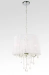 Mona lampa wisząca 3-punktowa LP-5005/3P w kolorze srebrnym. Okrągły klosz z transparentnego materiału, pod którym znajdują się trzy źródła światła oraz dekoracyjne kryształowe zawieszki. Lampa zwisa na łańcuszku z metalowym mocowaniem.