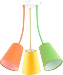 Lampa wisząca Wire 3-punktowa z kolorowymi kloszami: pomarańczowym, żółtym i zielonym. Ułożona w dół, z widocznymi przewodami w kolorach pomarańczowym, żółtym i zielonym. Biała podsufitka. Idealna do nowoczesnych wnętrz.