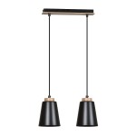 Czarna lampa wisząca Bolero z dwoma kloszami, zawieszona na cienkich czarnych linkach. Klosze mają matowe wykończenie z drewnianymi detalami u góry. Lampa montowana do sufitu, prezentowana na białym tle.