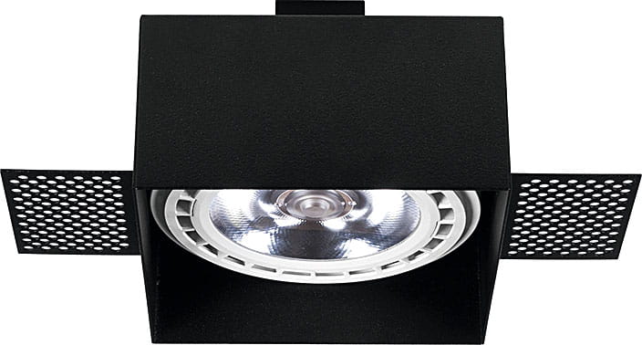 Czarna lampa sufitowa Mod Plus 1-punktowa, z kwadratową podstawą i otworami wentylacyjnymi po bokach. Ujęcie z dołu, ukazujące reflektor w środku, metalowa konstrukcja. Idealna do nowoczesnych wnętrz.