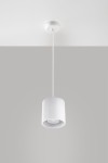 Lampa wisząca Orbis 1-punktowa w kolorze białym, okrągła, z matowym wykończeniem. Zawieszona na cienkim, białym przewodzie, z prostym, okrągłym kloszem. Zdjęcie wykonane z góry, na jednolitym szarym tle.